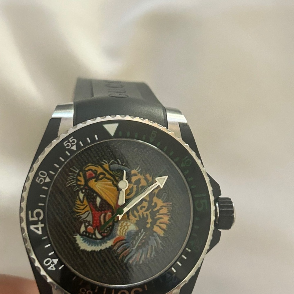 Gucci Tiger Dive Watch - Picture 6 of 6